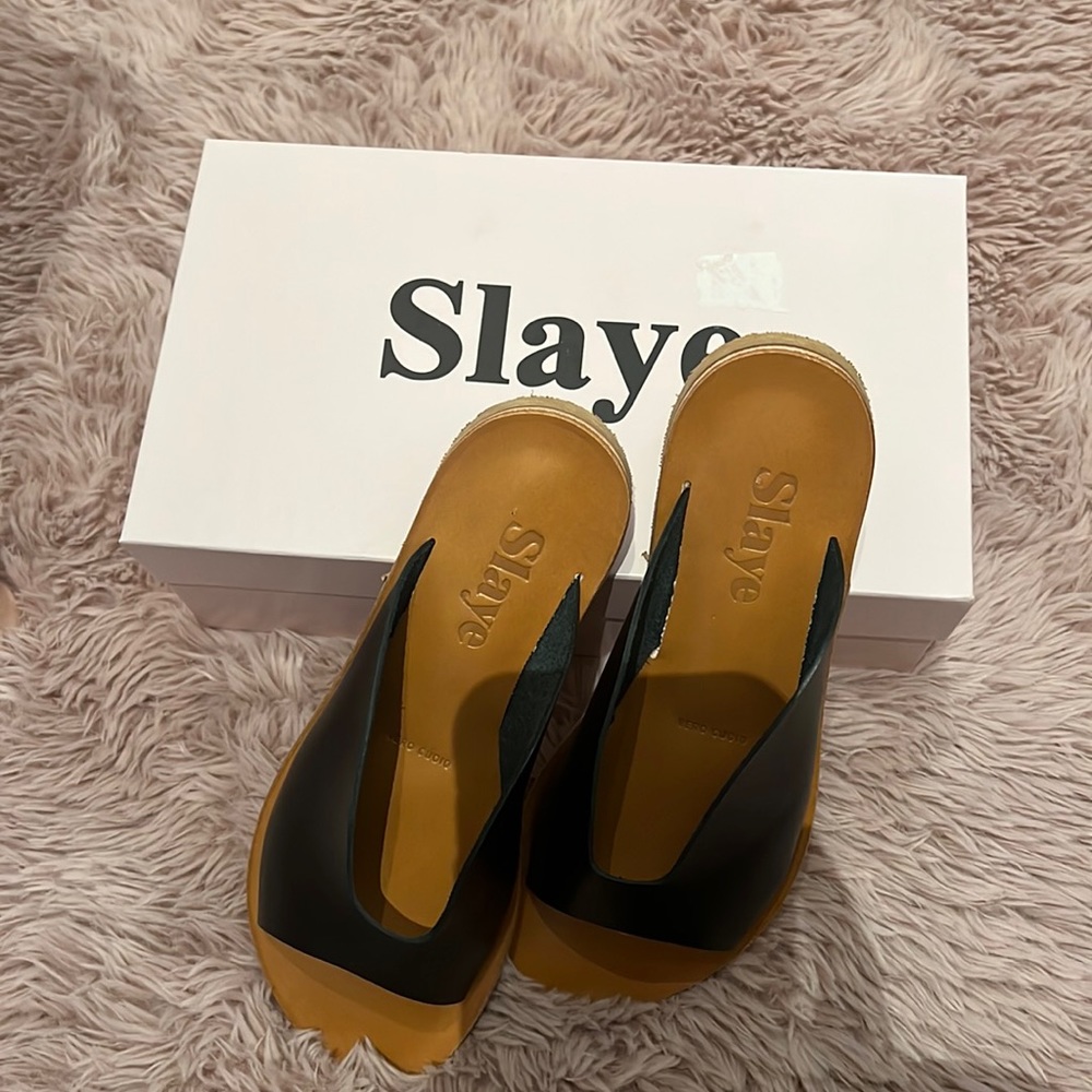 Slaye sandals in perfect condition